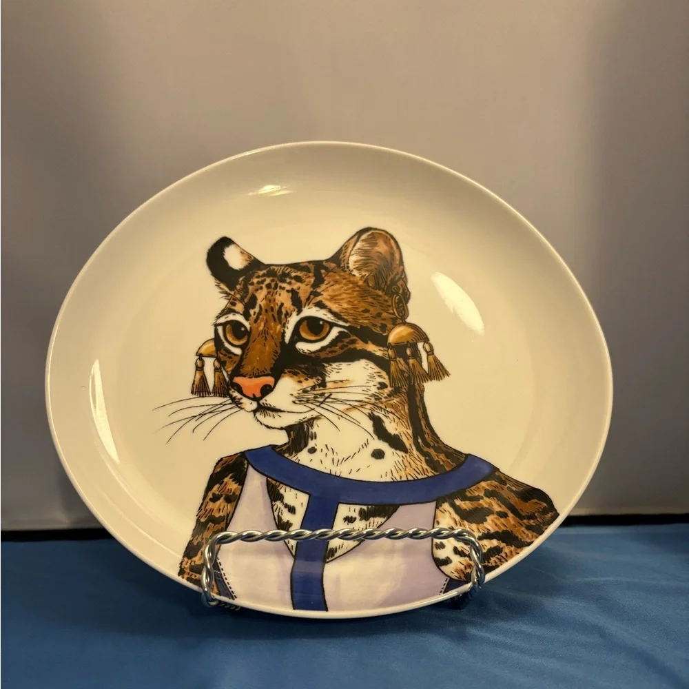 Rachel Kozlowski West Elm Dapper Animal Salad Plate. Like new. Looks like Bengal